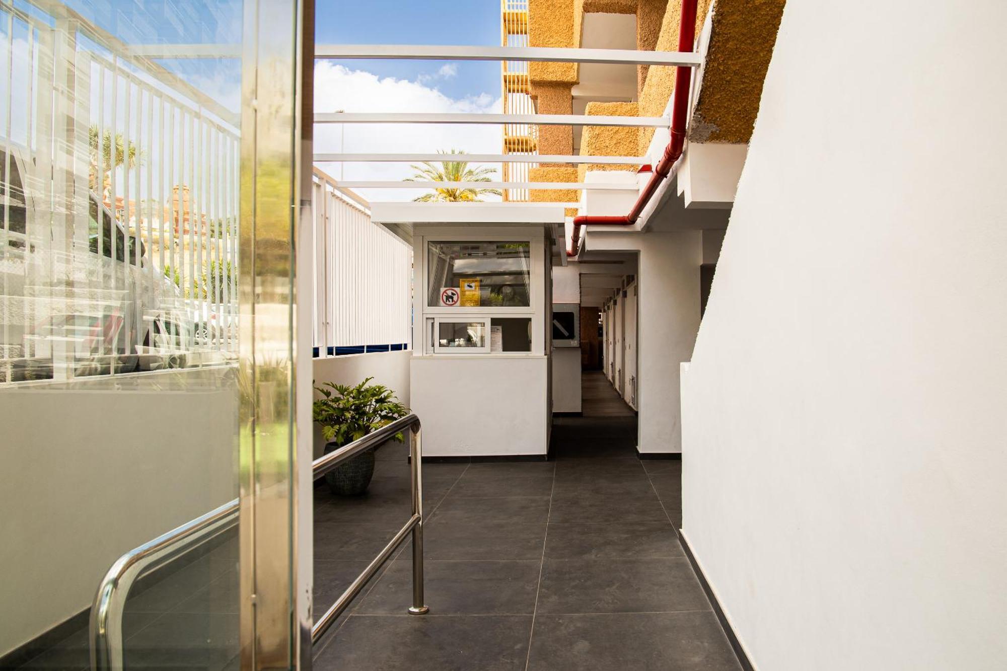 Luxury Suite Borinquen With Parking And Swimming Pool プラヤ・デ・ラス・アメリカス エクステリア 写真